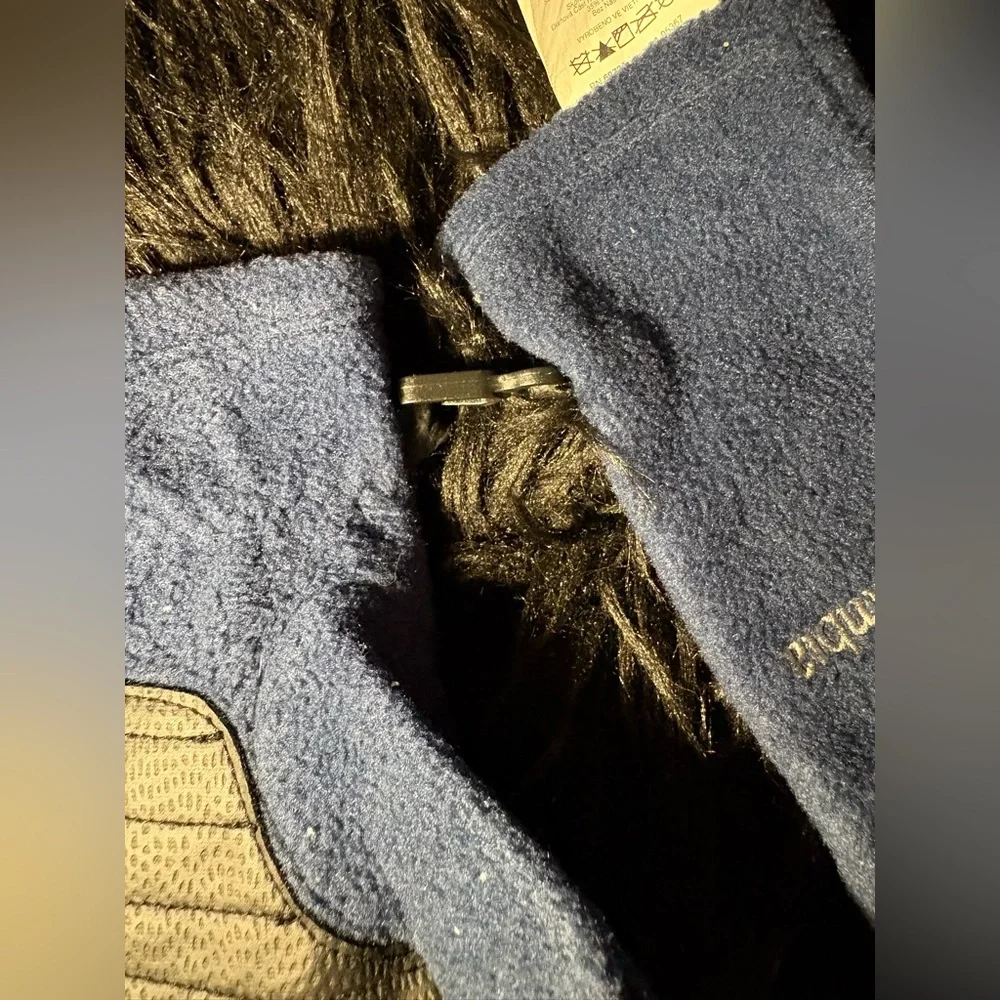Columbia Navy and Charcoal Fleece kids Gloves clip to attach them